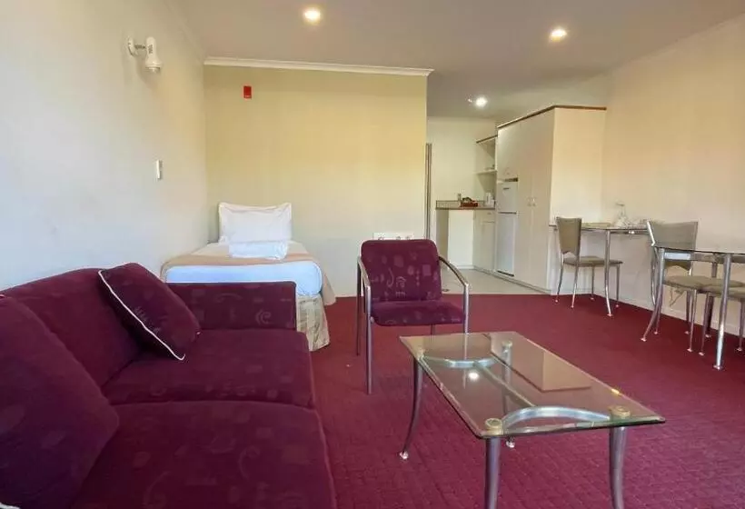 מוטל Chantillys Motor Lodge