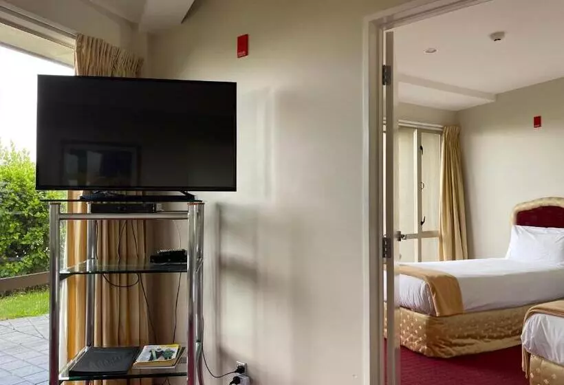 מוטל Chantillys Motor Lodge