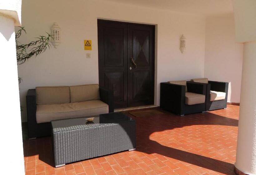 تختخواب و صبحانه Villa Alcaide