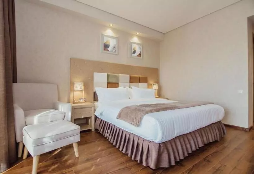 Dreamland Oasis Apart