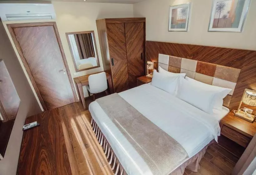 Dreamland Oasis Apart