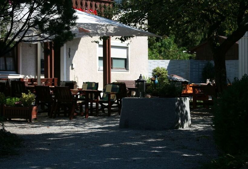 צימר Waldpension Jagerstuberl