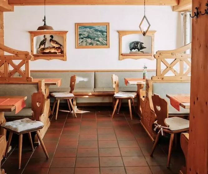 צימר Waldpension Jagerstuberl