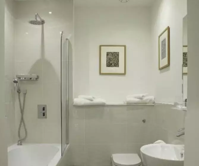 Hotelli 24 Royal Terrace