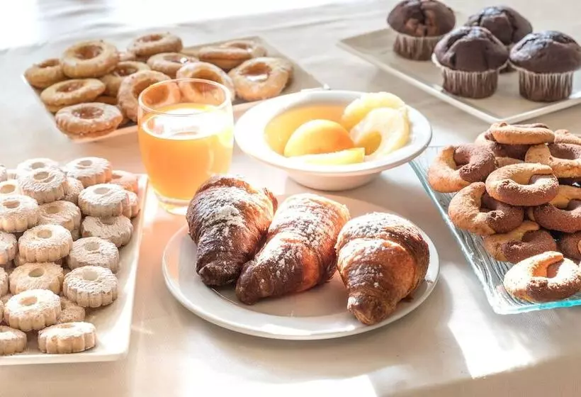 בית מלון כפרי Astoria