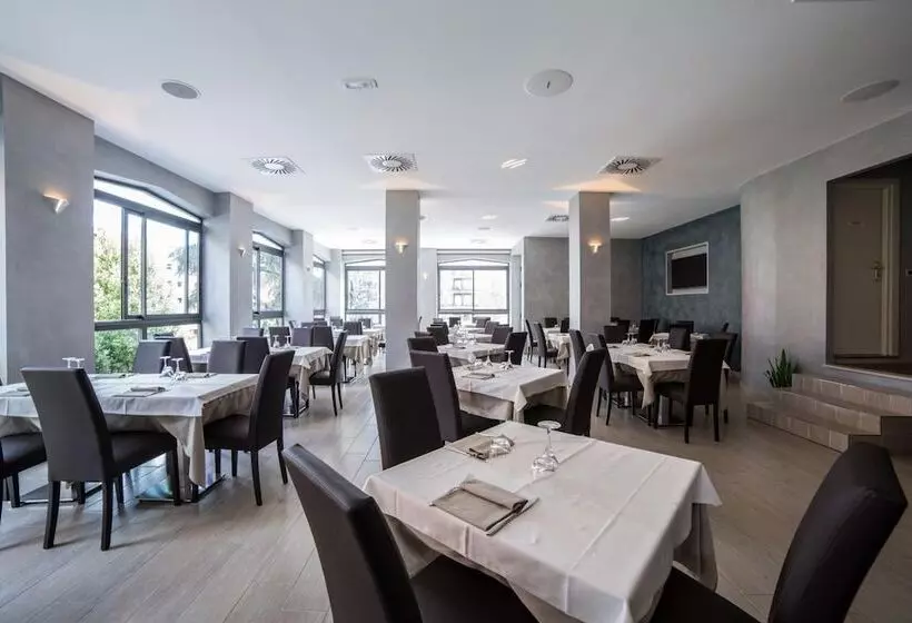 בית מלון כפרי Astoria