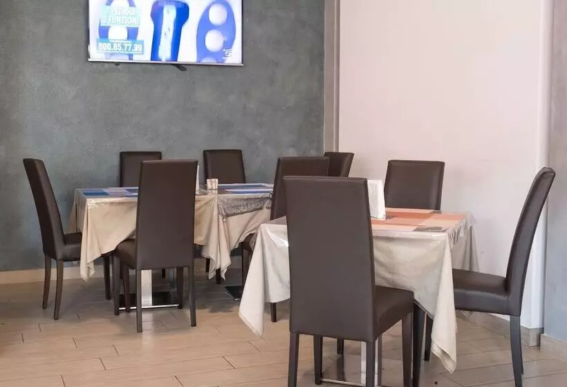 בית מלון כפרי Astoria