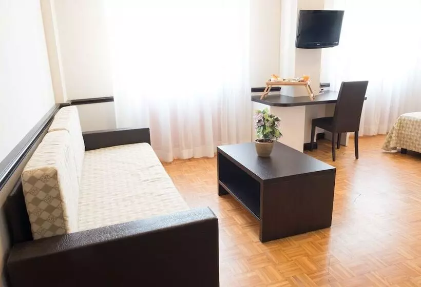 בית מלון כפרי Astoria