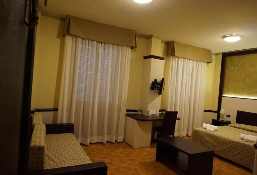 בית מלון כפרי Astoria