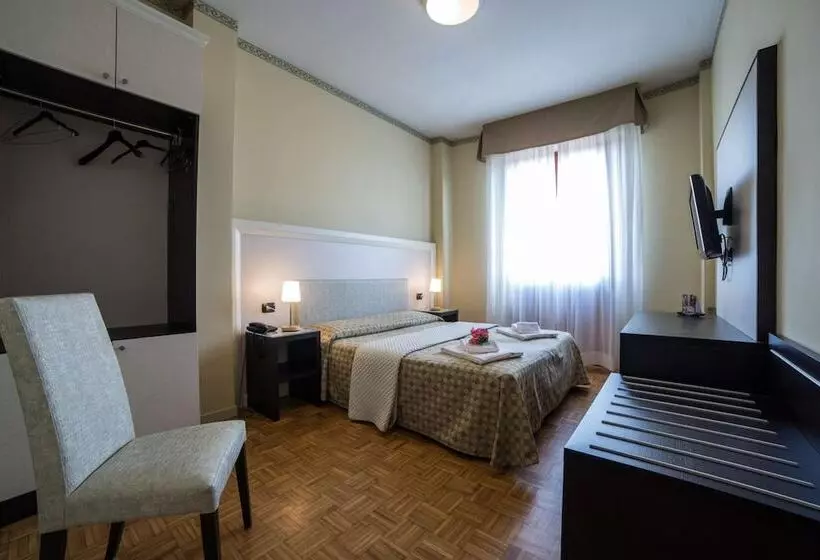 בית מלון כפרי Astoria