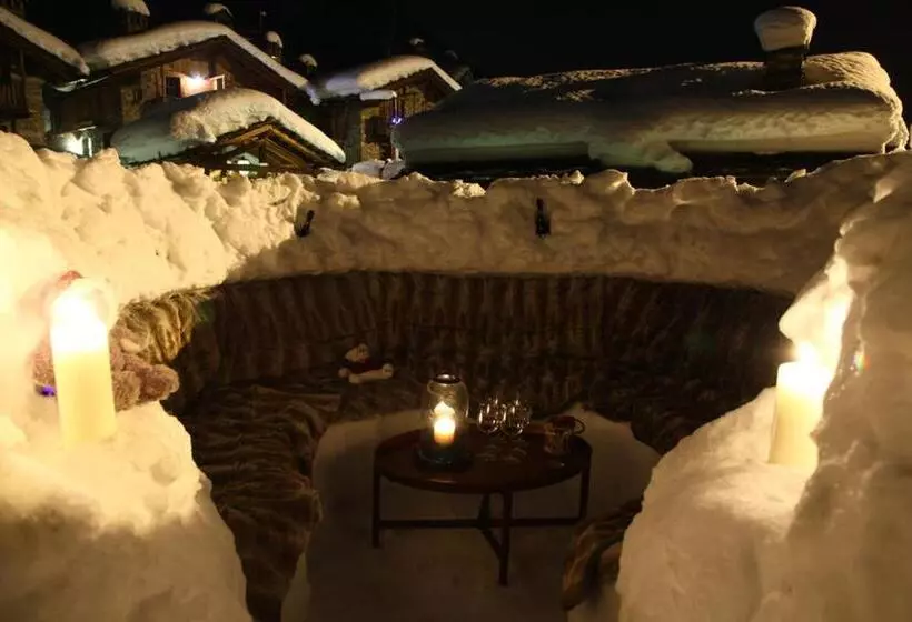 Отель Au Coeur Des Neiges & Spa