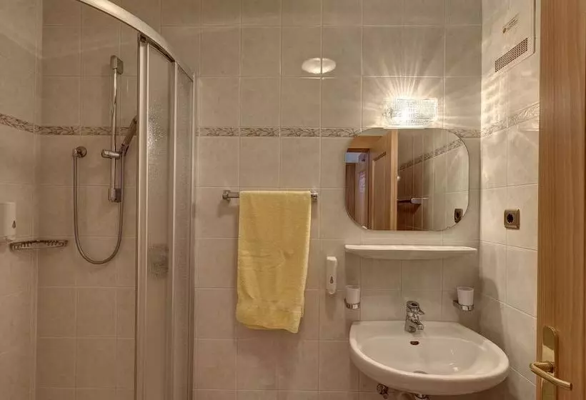 ホテル Burgfrieden