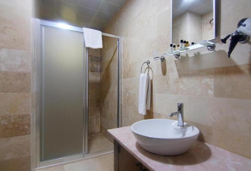 ホテル Guzide Cave