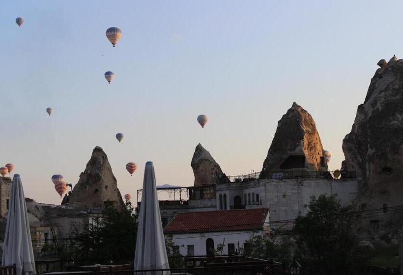 ホテル Guzide Cave