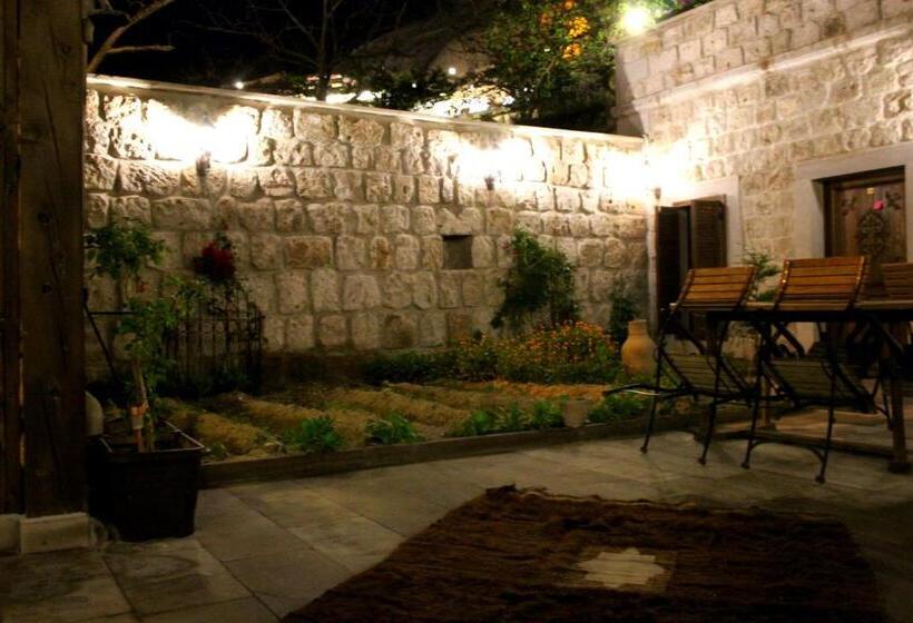 ホテル Guzide Cave