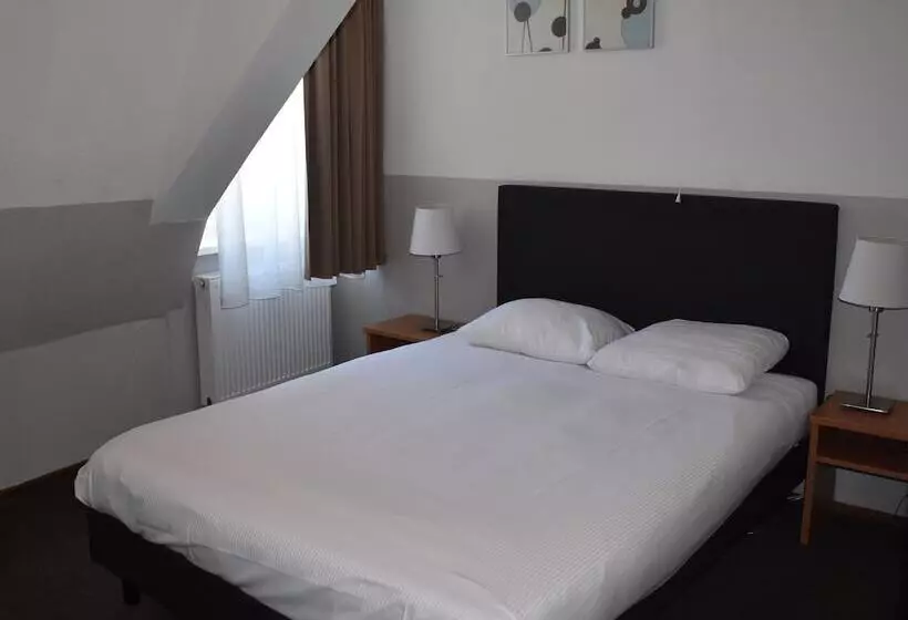 هتل Het Hart Van Weesp