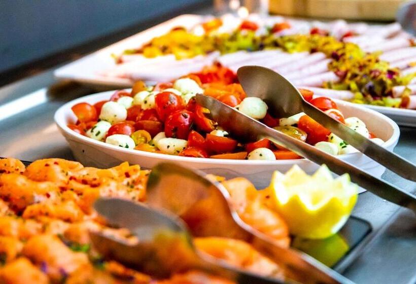 Orange Hotel Und Apartments