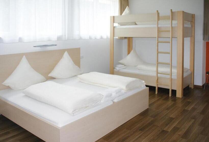 Orange Hotel Und Apartments