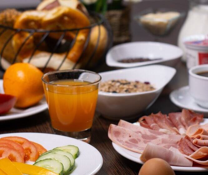 Orange Hotel Und Apartments