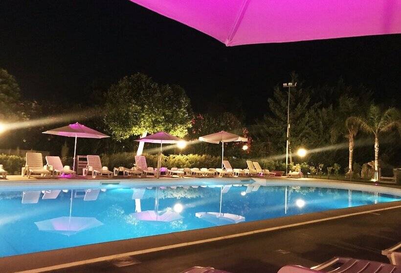 酒店 Resort Park Village