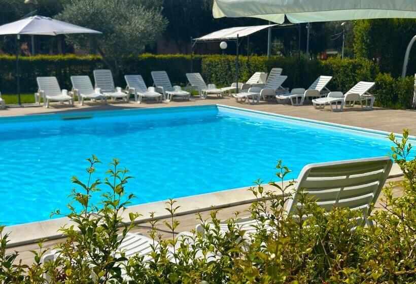 酒店 Resort Park Village