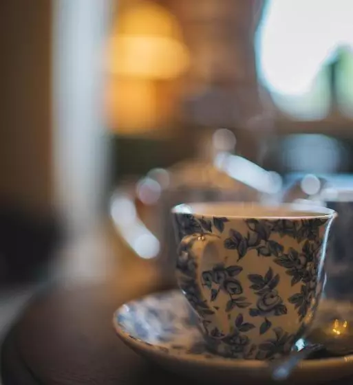 هتل The Highdown – Brunning And Price