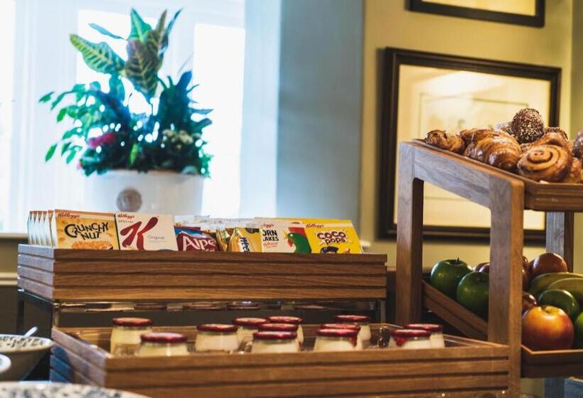 Hotel The Highdown – Brunning And Price