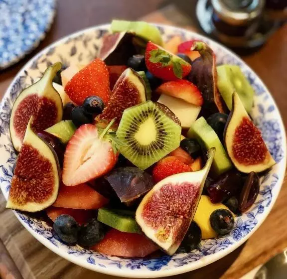 هتل The Highdown – Brunning And Price