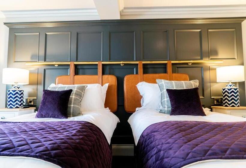 Hotel The Highdown – Brunning And Price