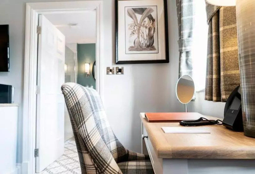 هتل The Highdown – Brunning And Price