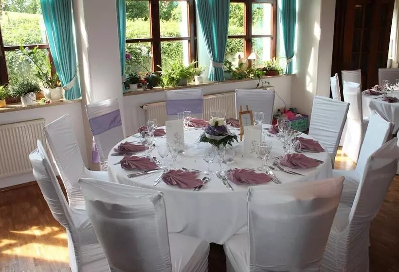 Landgasthof Hotel Zur Linde Im Taunus