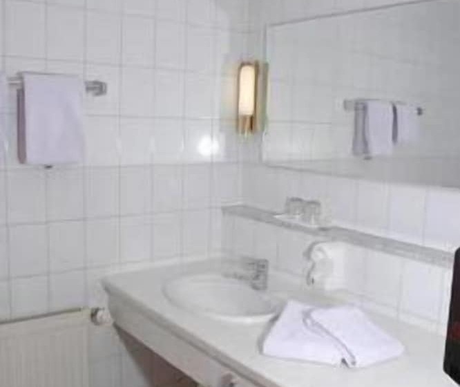 Landgasthof Hotel Zur Linde Im Taunus