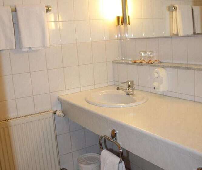 Landgasthof Hotel Zur Linde Im Taunus