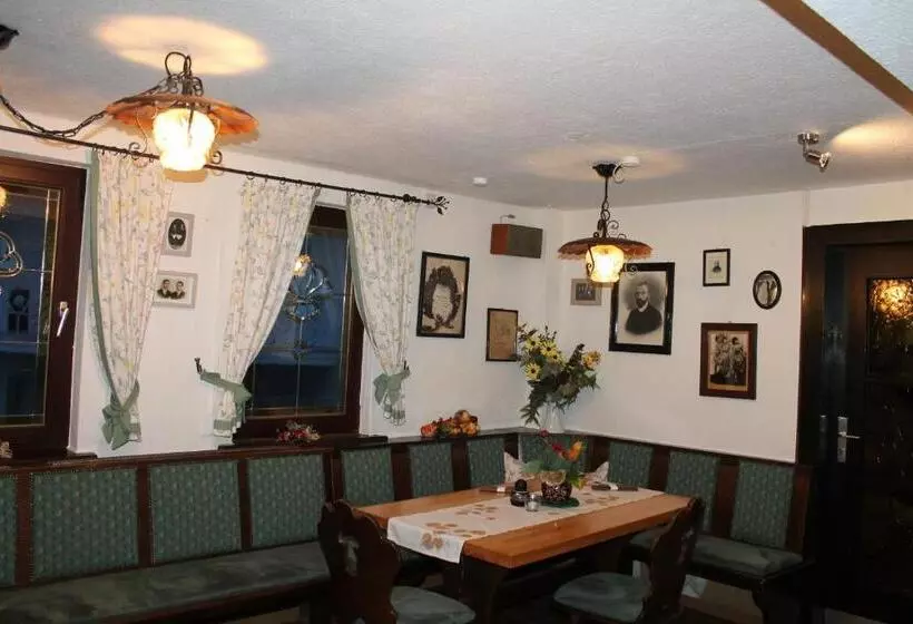 Landgasthof Hotel Zur Linde Im Taunus