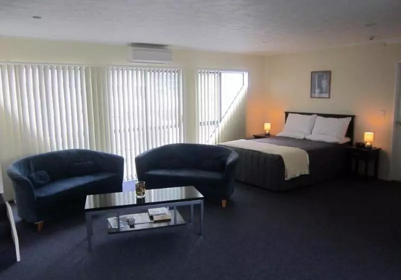 Wrights By The Sea Motel