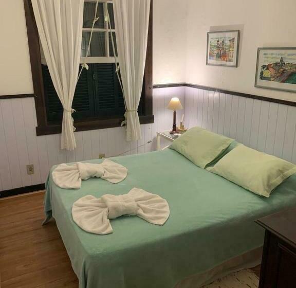 تختخواب و صبحانه Fachoalto Budget