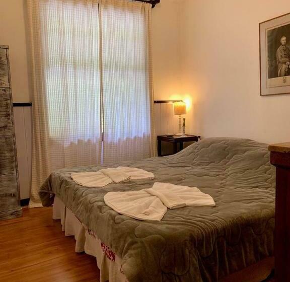 تختخواب و صبحانه Fachoalto Budget