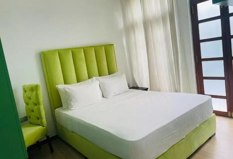 ペンション White House Hotel Mirissa