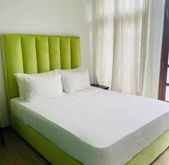 ペンション White House Hotel Mirissa