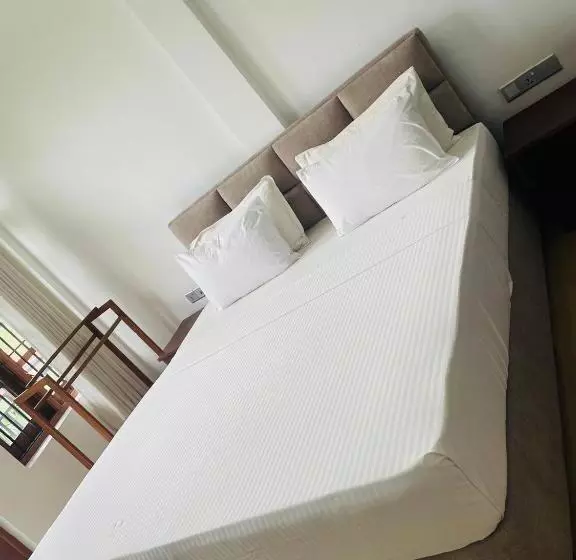 ペンション White House Hotel Mirissa