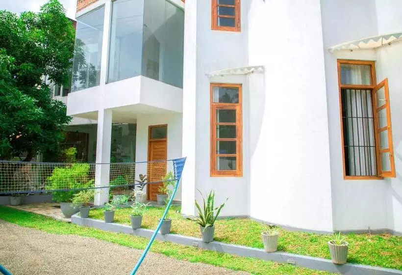 ペンション White House Hotel Mirissa