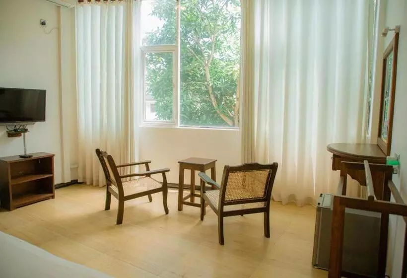 ペンション White House Hotel Mirissa