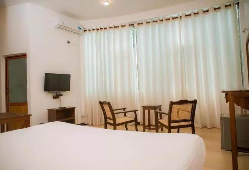 ペンション White House Hotel Mirissa