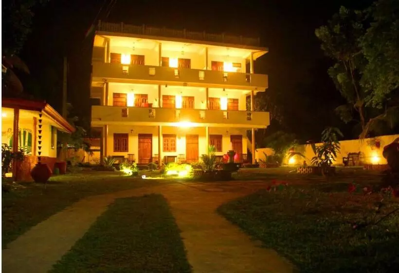 هتل A One Calm Palace