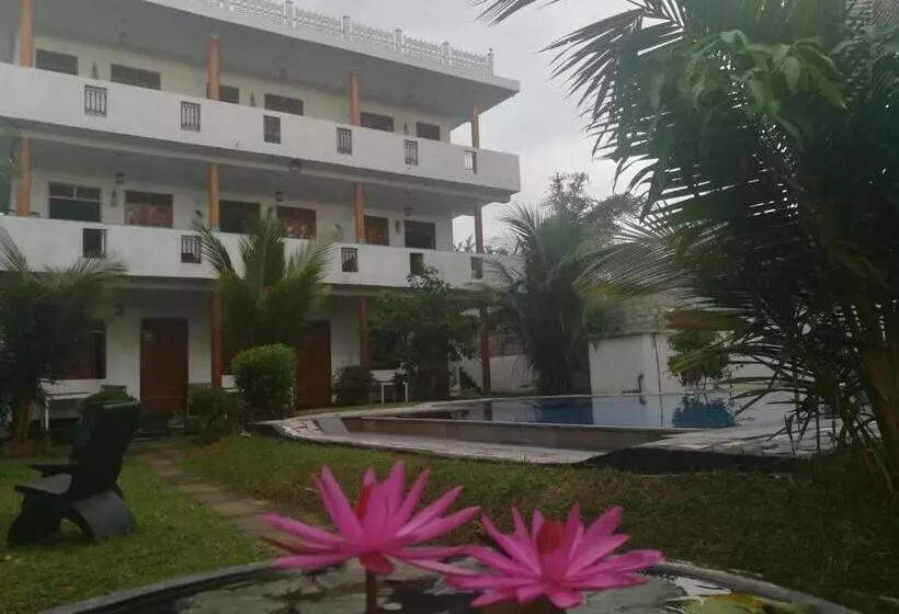 هتل A One Calm Palace