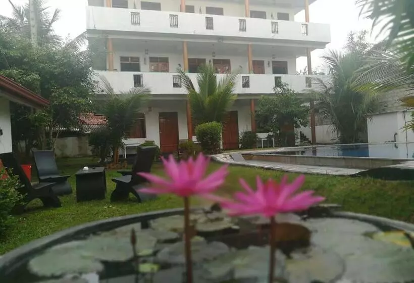 هتل A One Calm Palace