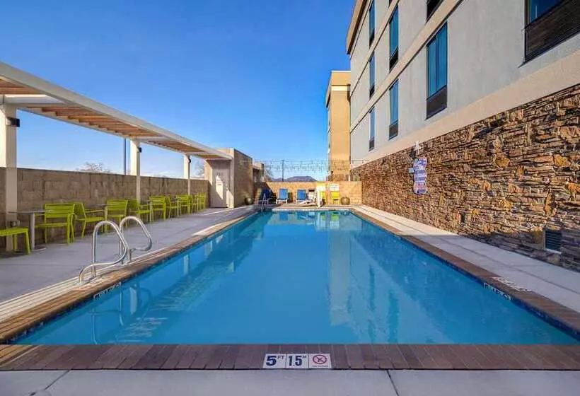 هتل Home2 Suites By Hilton Redding