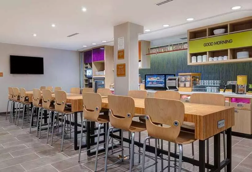 هتل Home2 Suites By Hilton Redding