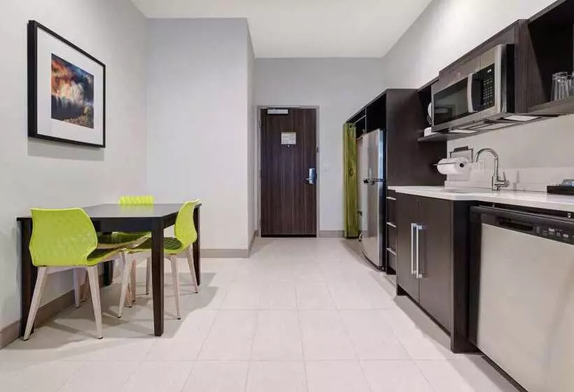 هتل Home2 Suites By Hilton Redding