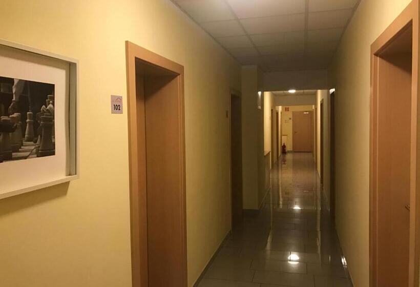 Montagehotel Living@linz